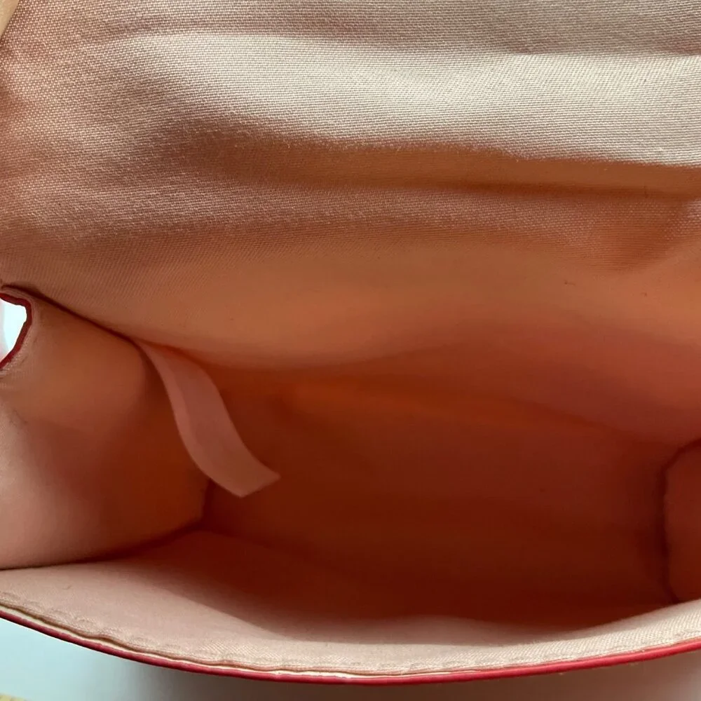 FAO Schwarz girl Glamour Go Designer Purse Embossed Logo print & bag charm - Picture 11 of 16